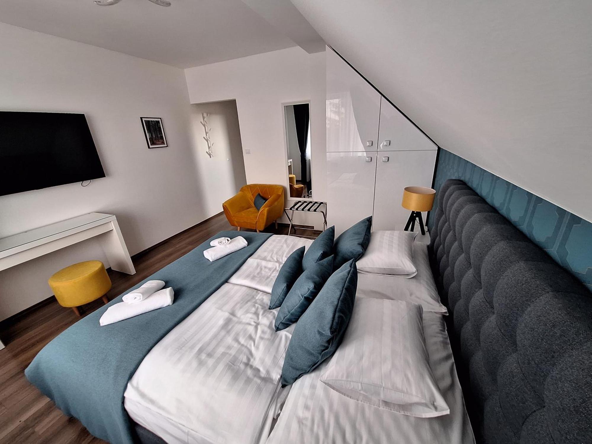 Apartment Happy