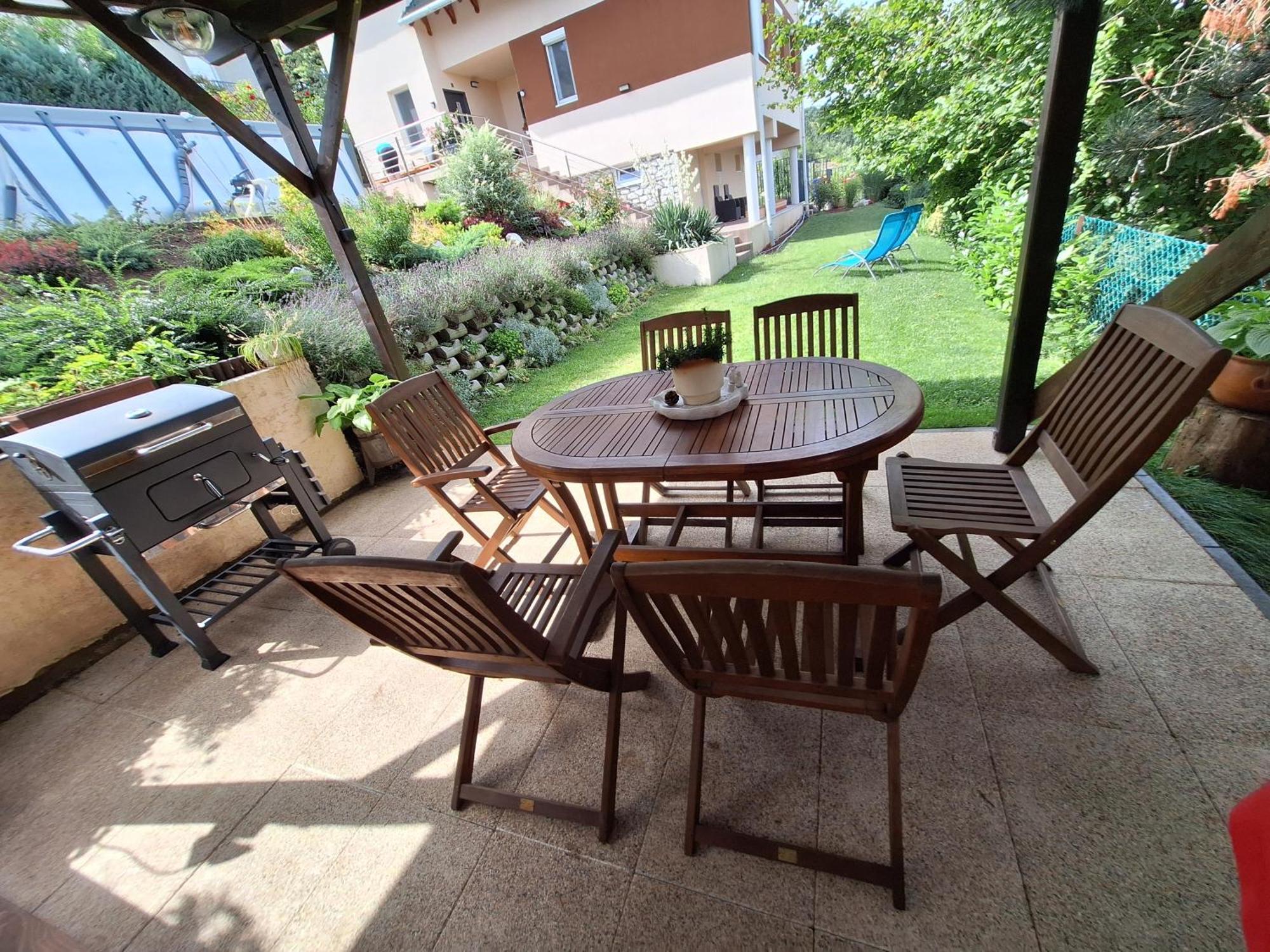 Happy Apartment *