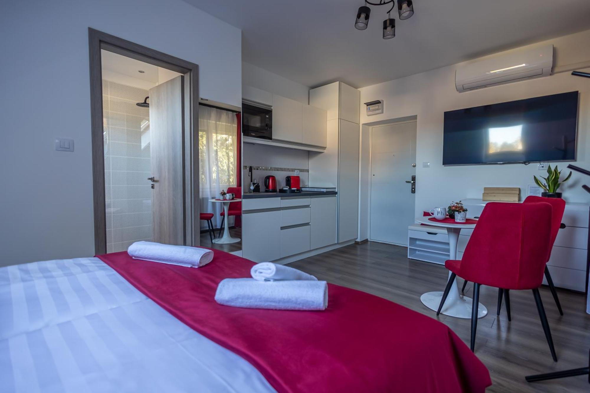 Happy Apartment